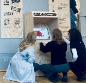 Esri-Team vor dem Klimakiezomaten