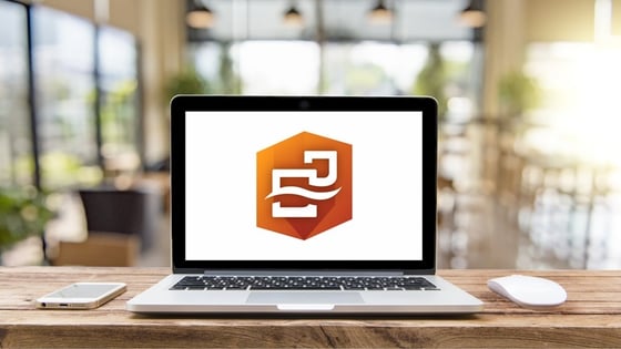 Laptop mit ArcGIS Insights Logo