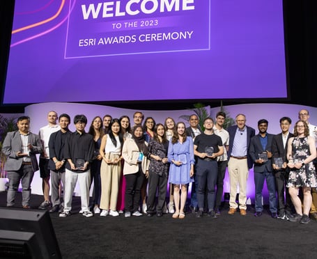 Gruppenbild Young Scholars 2023 mit Jack Dangermond