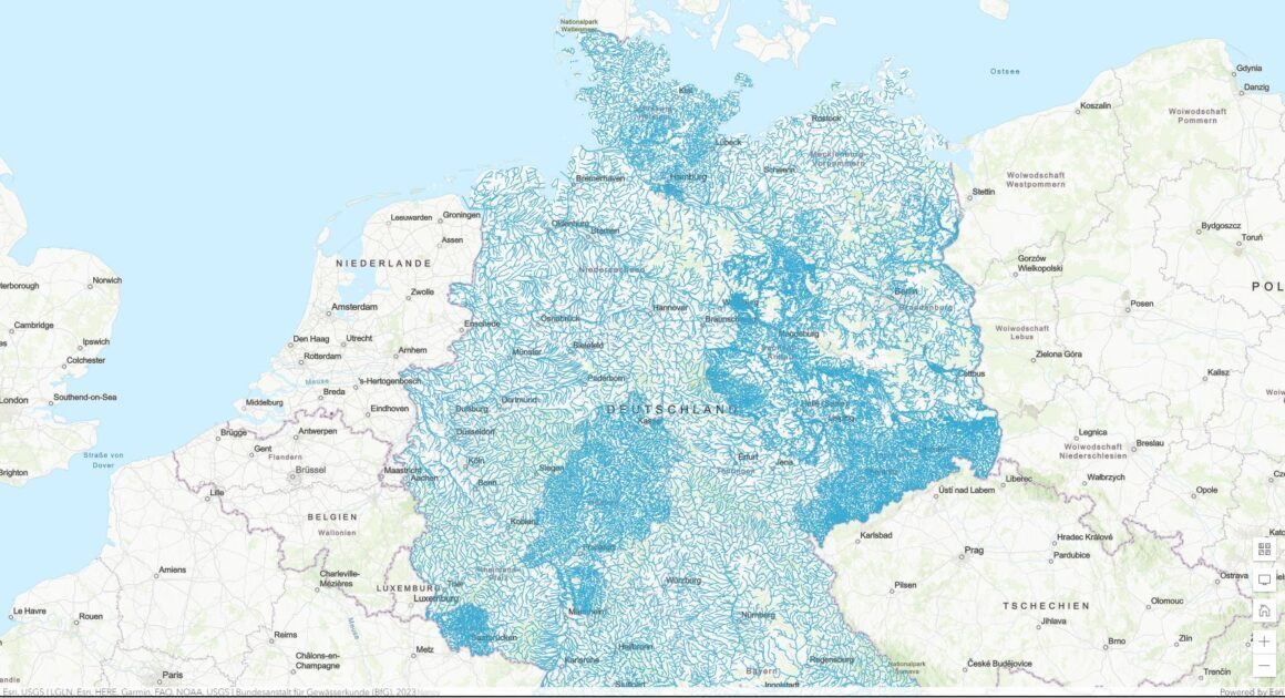 Karte zeigt eine Visualisierung der Fließgewässer in Deutschland