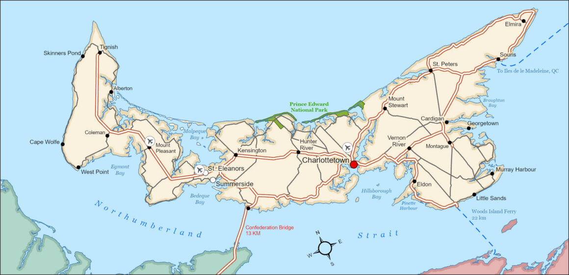 Farbige Übersichtskarte von Prince Edward Island in Kanada mit Städten wie Charlottetown, Summerside, Montague und Souris, dargestellt mit Verkehrswegen, Küstenlinien, Flüssen, dem Prince Edward Island National Park sowie der Confederation Bridge über die Northumberlandstraße.