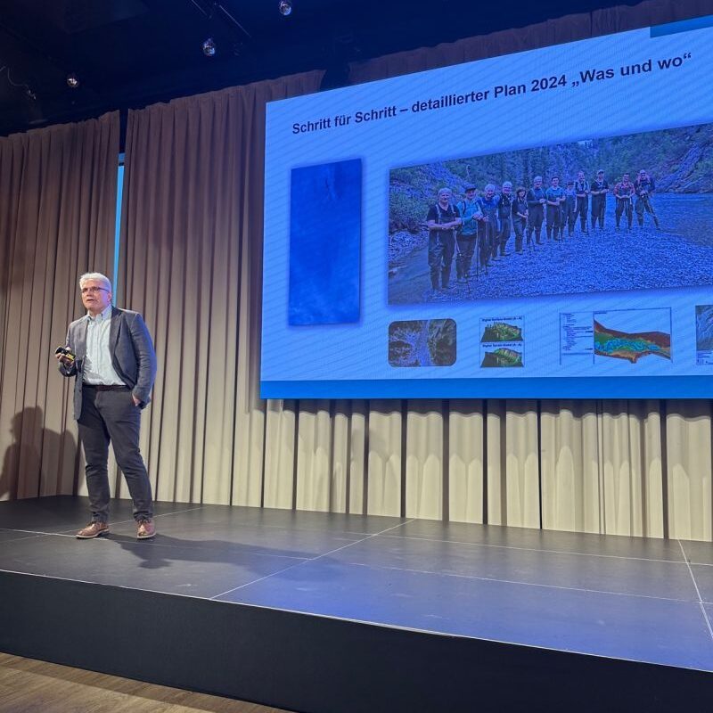 Ruedi Haller vom Schweizerischen Nationalpark stellt den Einsatz von ArcGIS im Nationalpark vor.