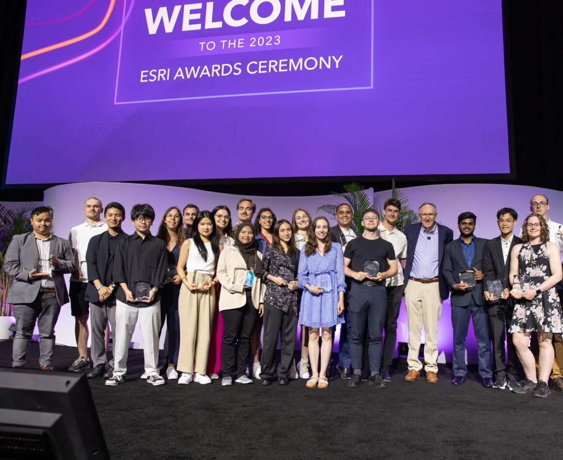 Gruppenbild Young Scholars 2023 mit Jack Dangermond