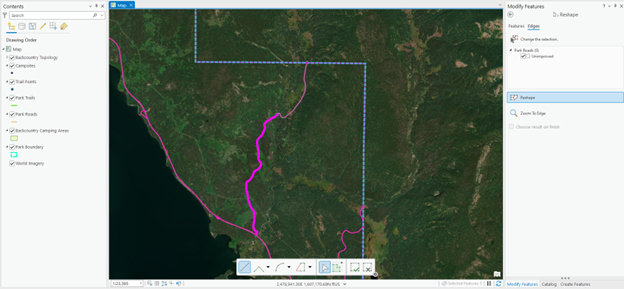 Ein Bild, das das geöffnete Werkzeug "Umformen" mit einer ausgewählten Kante in ArcGIS Pro 3.3 zeigt.