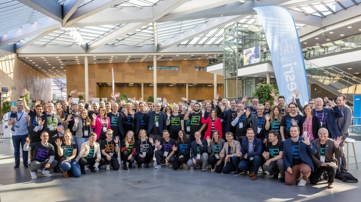 Esri Mitarbeitende auf der Esri Konferenz 2022