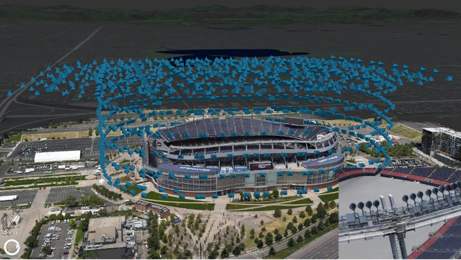 Flugmuster und 3D-Visualisierung des Stadions&nbsp;der&nbsp;Denver Broncos&nbsp;unter Verwendung eines&nbsp;Gaussian-Splatting-Layers.&nbsp;