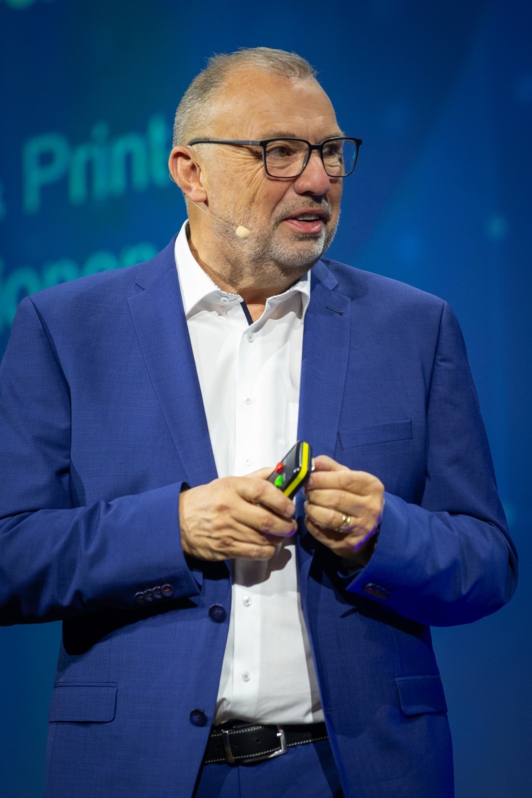 Jürgen Schomakers eröffnet die Esri Konferenz 2025