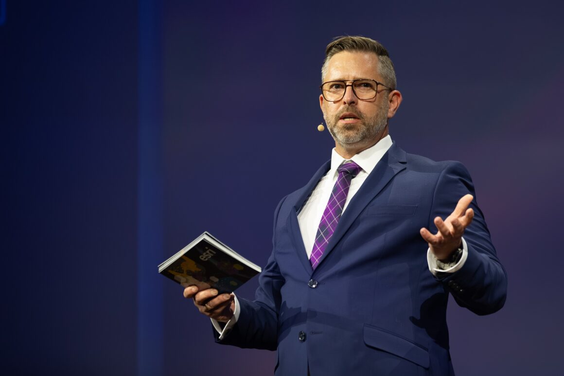 Christoph Lange vom Hessischen Landeskriminalamt auf der Esri Konferenz 2025 in Bonn