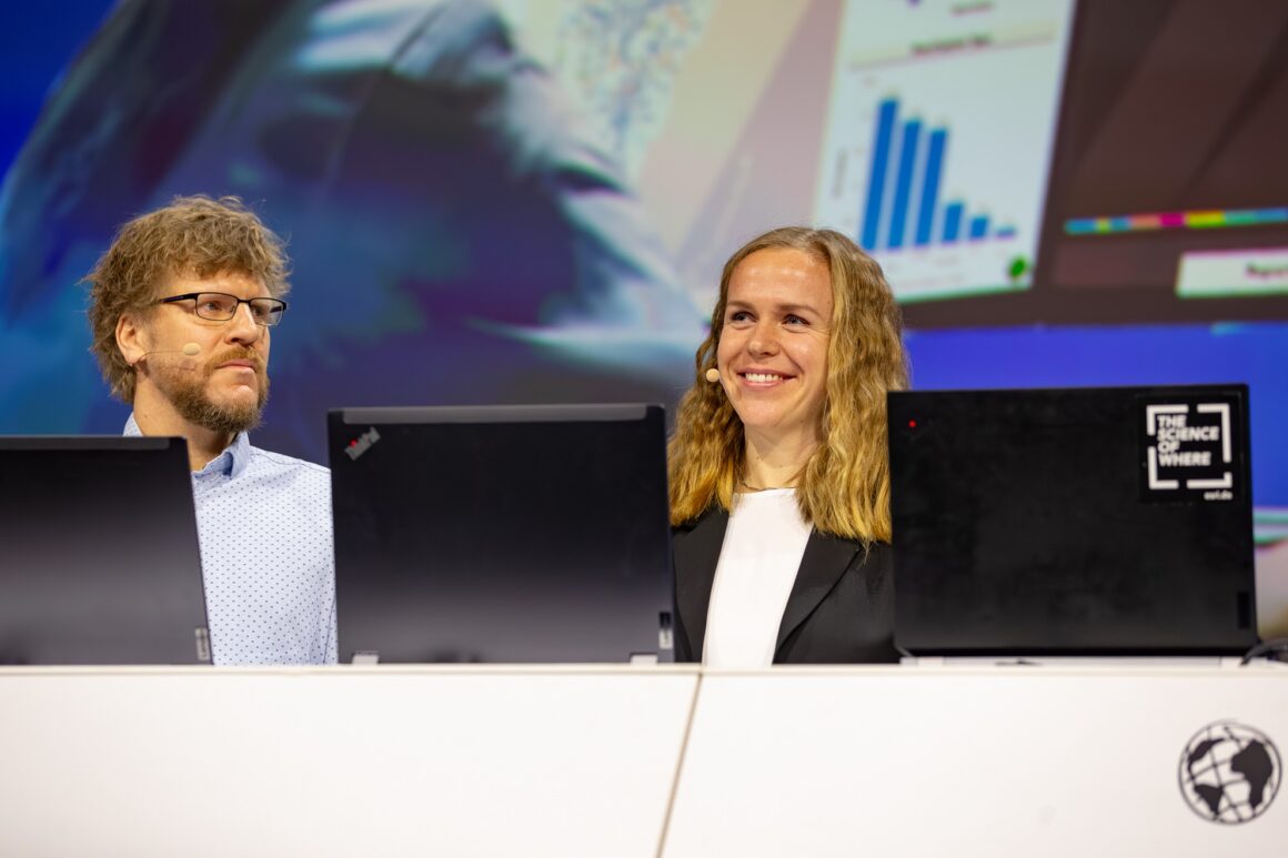 Thomas Paschke und Natascha Jakobsen auf der Esri Konferenz 2025
